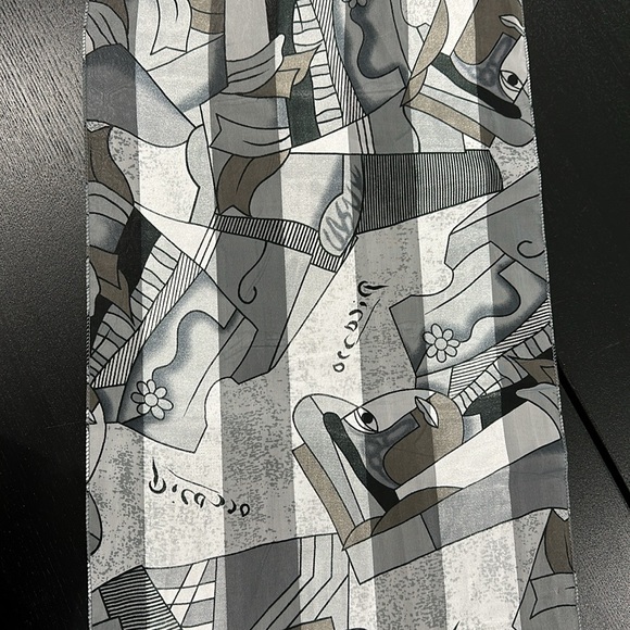 Vintage Picasso Scarf - Picture 4 of 5